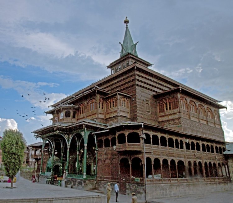 Lived Islam in Kashmir:   Engagements of Kashmiri Muslims with Local Culture - Part I