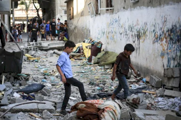 Gaza Crisis Deepens while Israel Continues Massacre