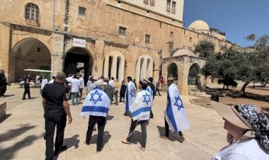 Netanyahu Speaks Beneath Al-Aqsa as Settlers Storm Mosque Compound