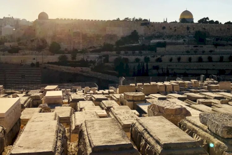 Graves Without the Dead: How Israel Plants Fake Cemeteries to Erase Jerusalem’s Identity