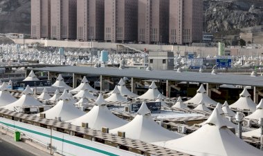 Dul Hijja 8 : Hajj Pilgrims at Mina on the Day of Tarwiya