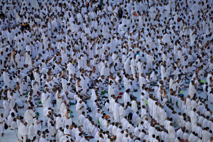 Hajj Pilgrim Arrivals Cross Last Year’s Numbers Despite Middle East Conflict